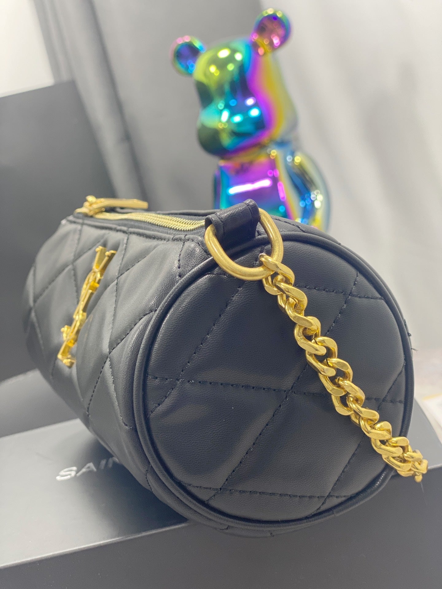 Y   Cylinder bag