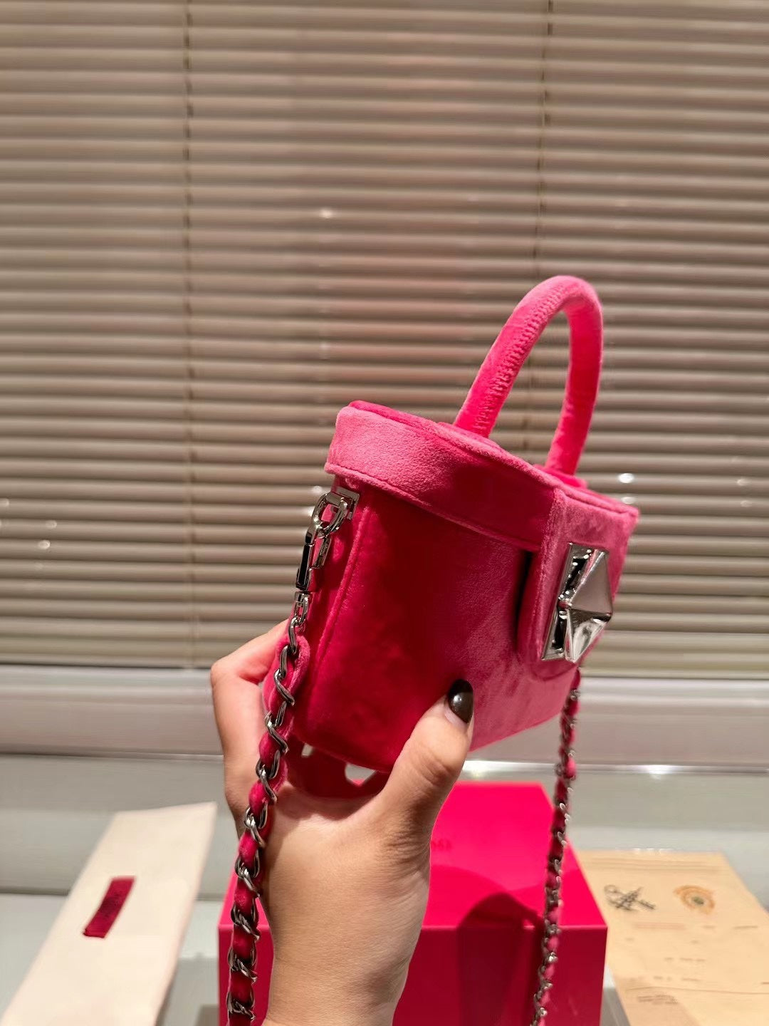 VAL* velvet bag