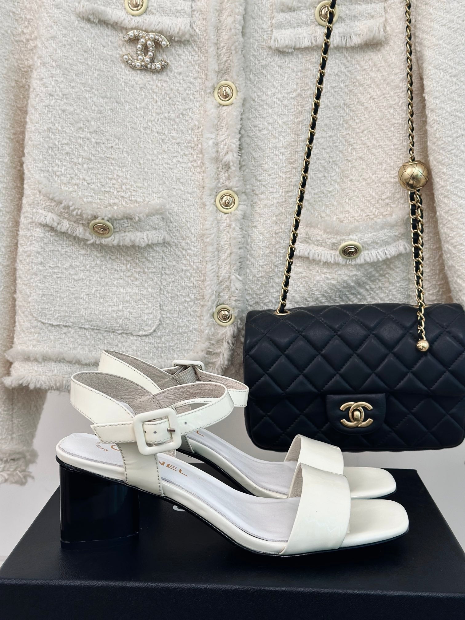 CHA* 24 new one-line strap thick heel sandals 1:1 VIP