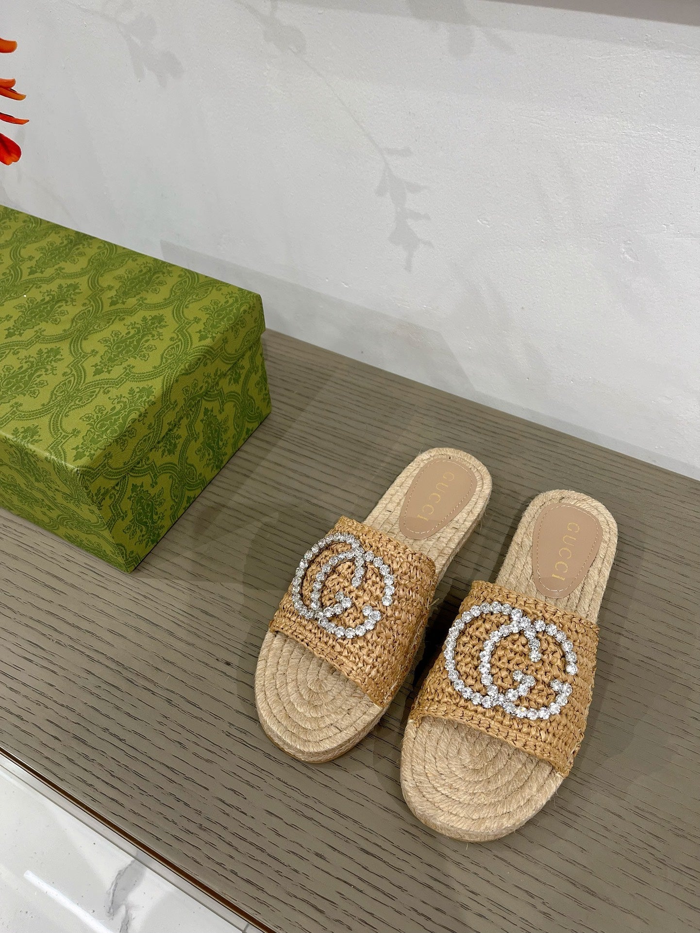 GUC* 24 new woven slippers