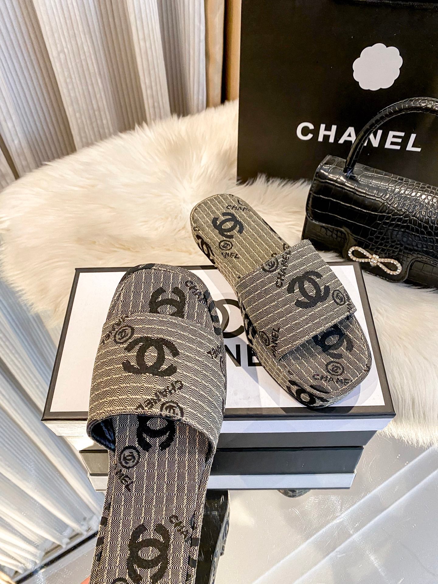 CHA* 25 new slippers