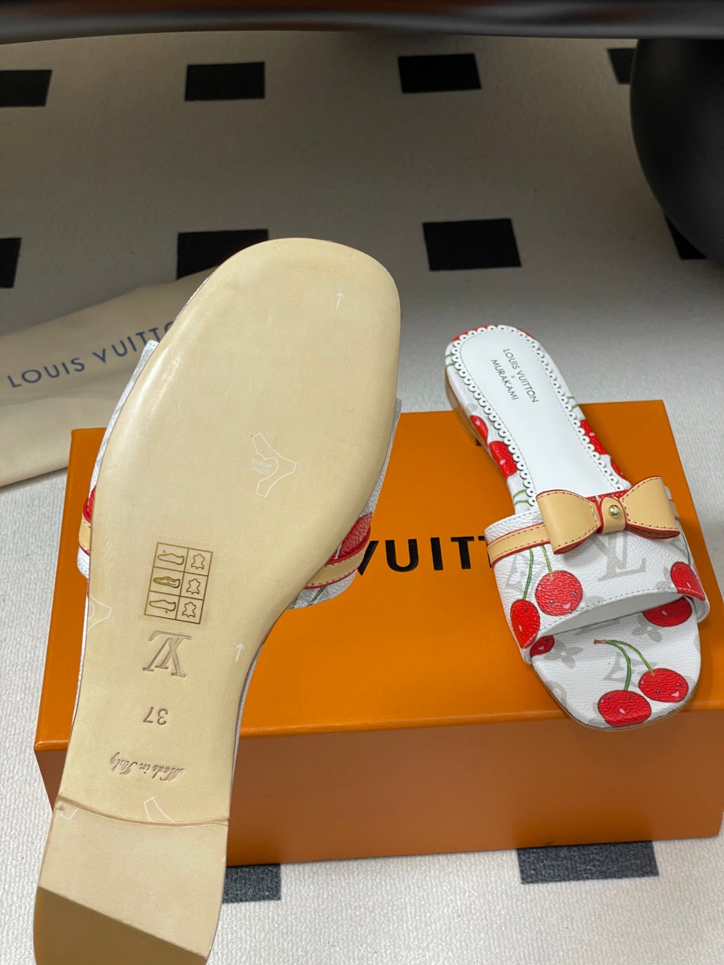 LOU* 25SS cherry slippers VIP