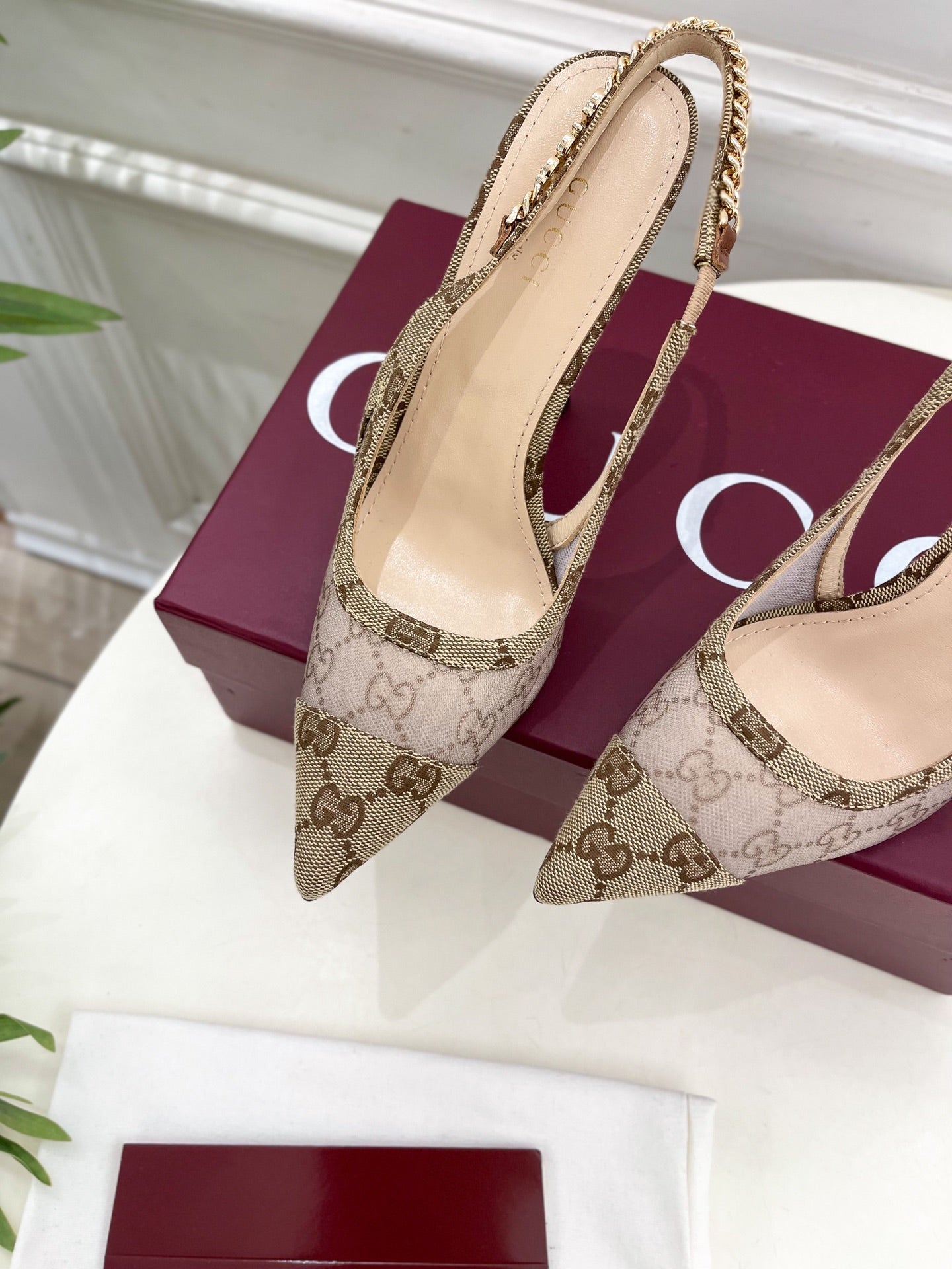 GU* 25SS pointed high heel sandals VIP