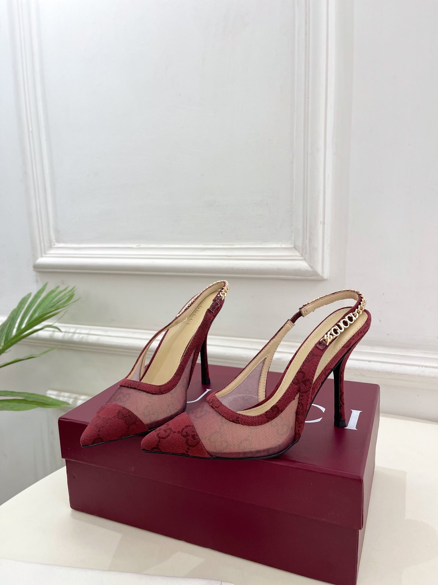 GU* 25SS pointed high heel sandals VIP