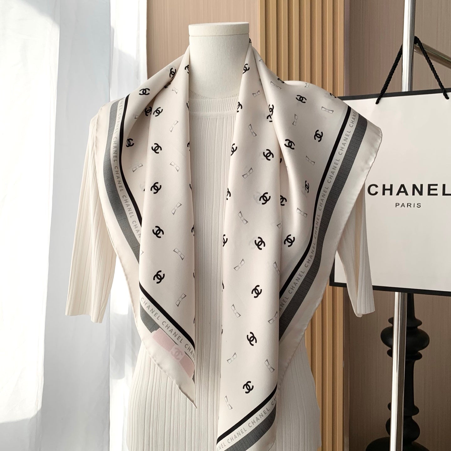CHAN* Scarf
