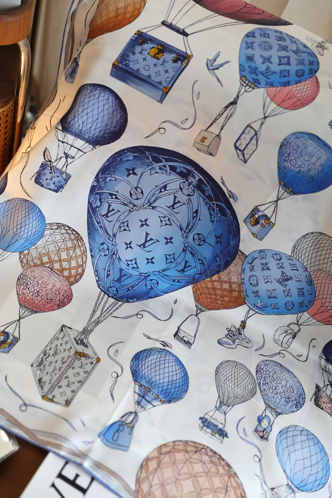 LOU* 25SS scarf