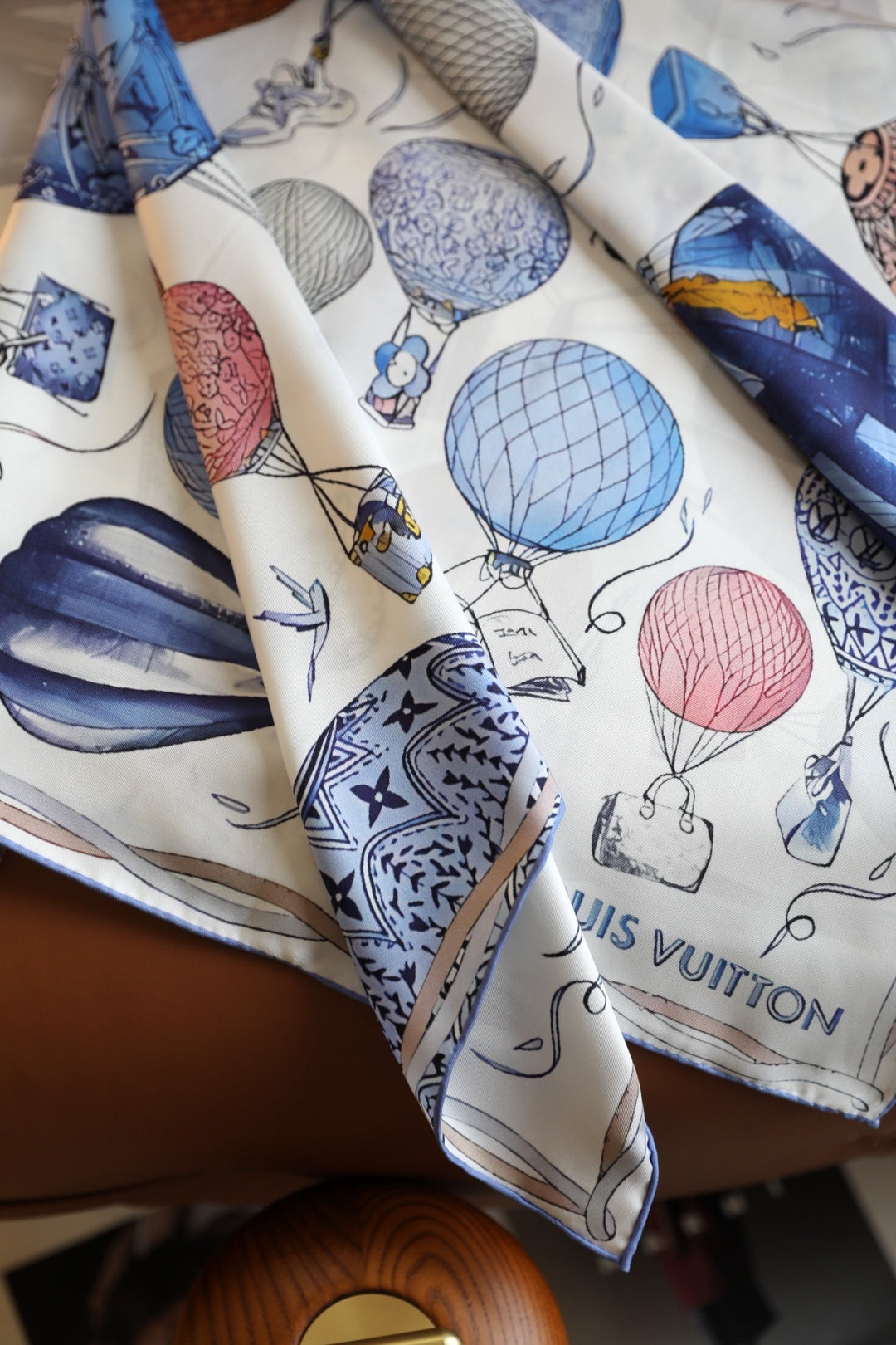 LOU* 25SS scarf