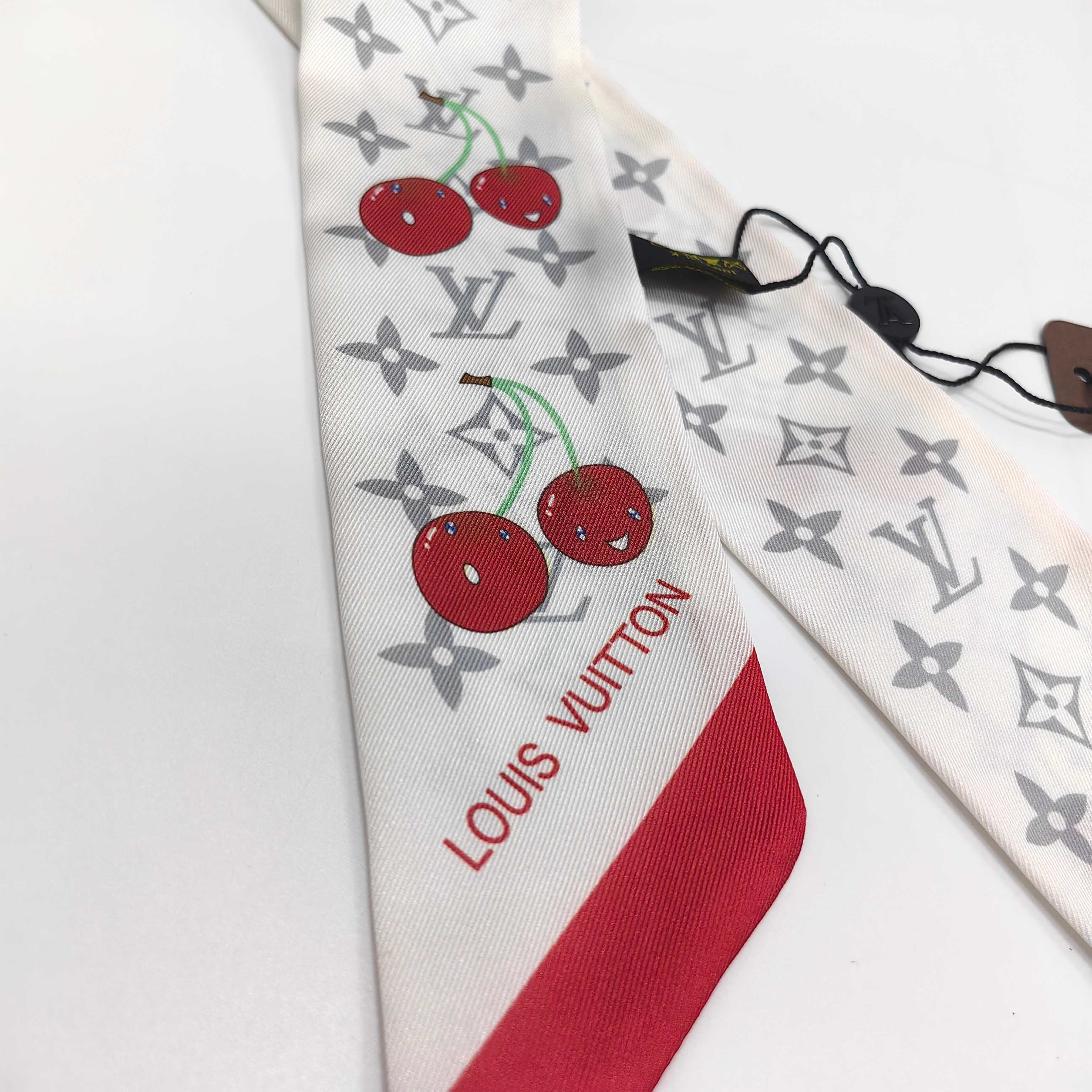 LOU* 25SS scarf