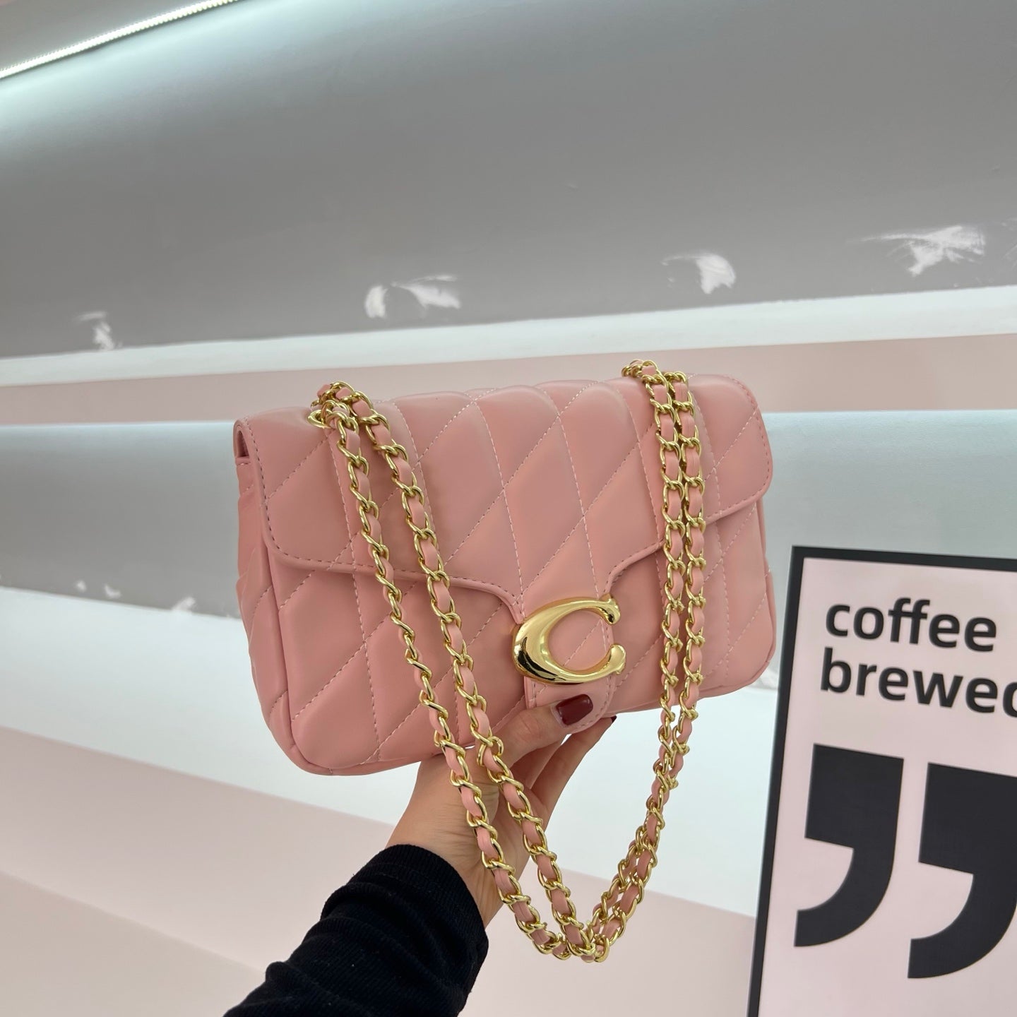 Quilted chain crossbody bag