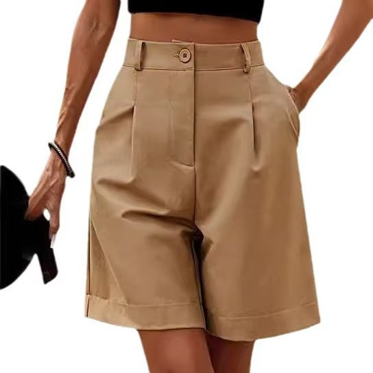 Knitted pleated Bermuda shorts