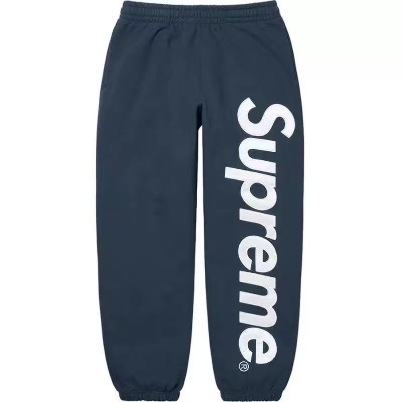 American street style brand sweatshirt with letter pattern.