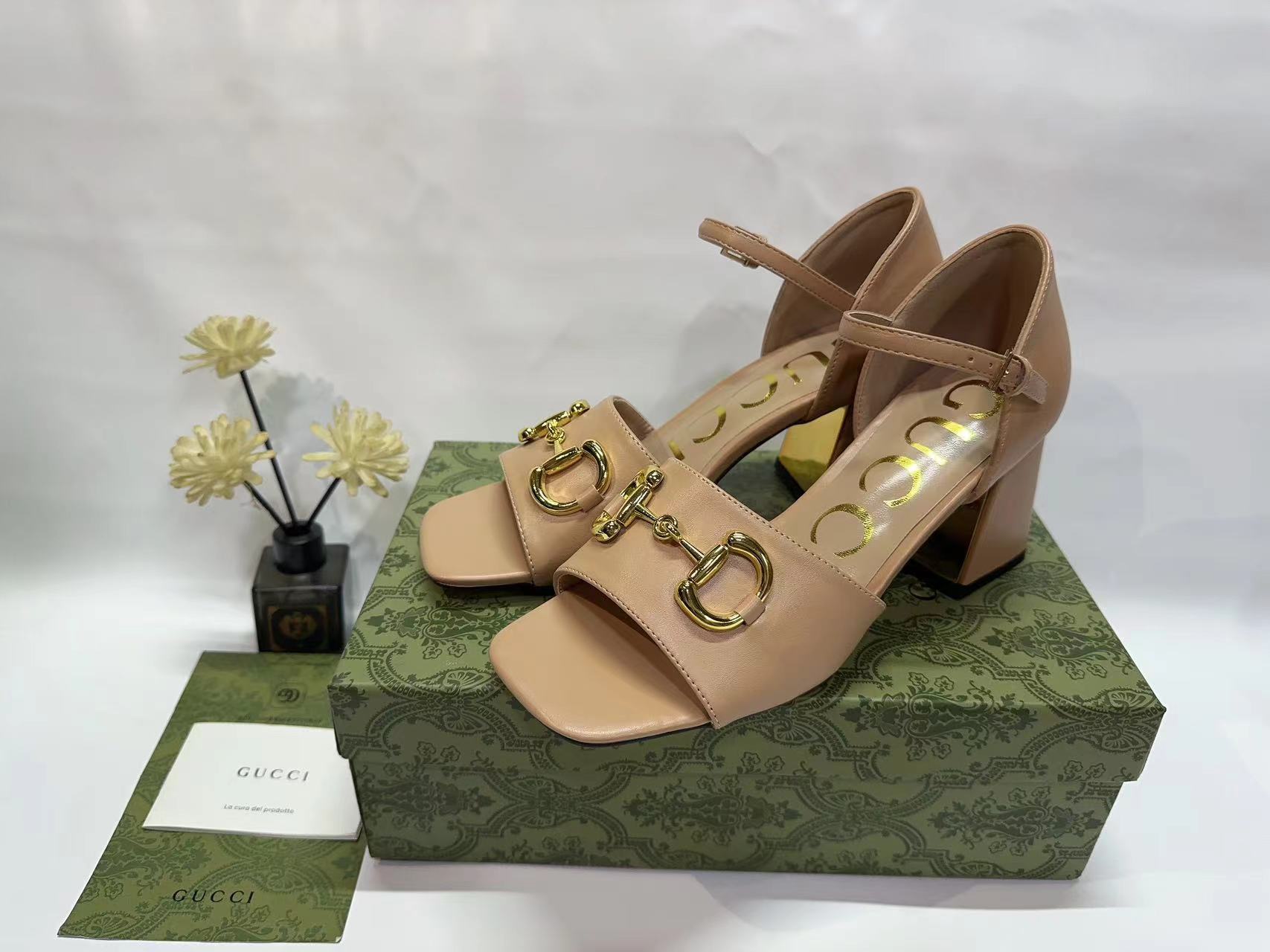 New CU summer hollow sandals