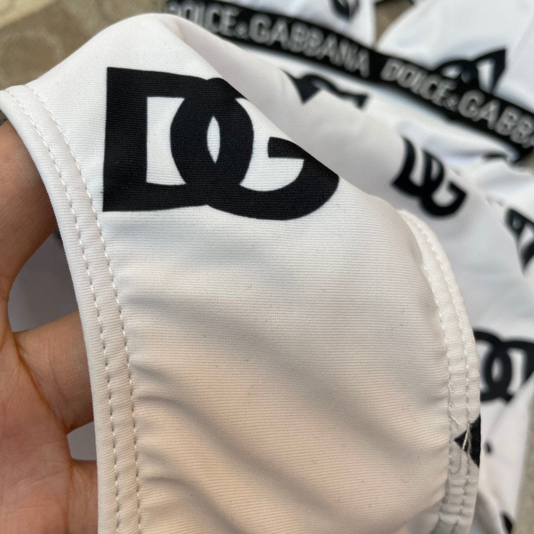 D  New Swimwear