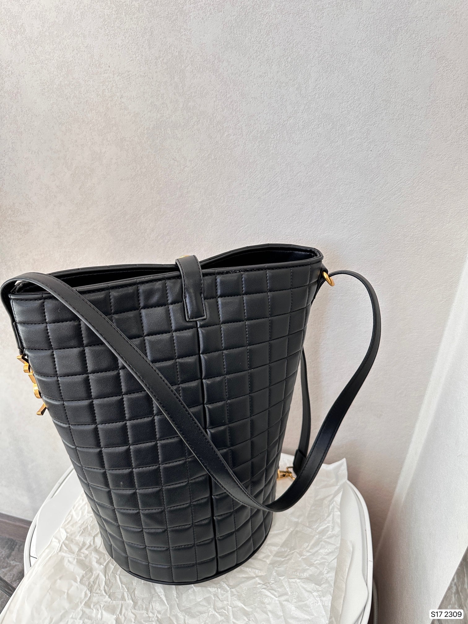 Y new bucket bag