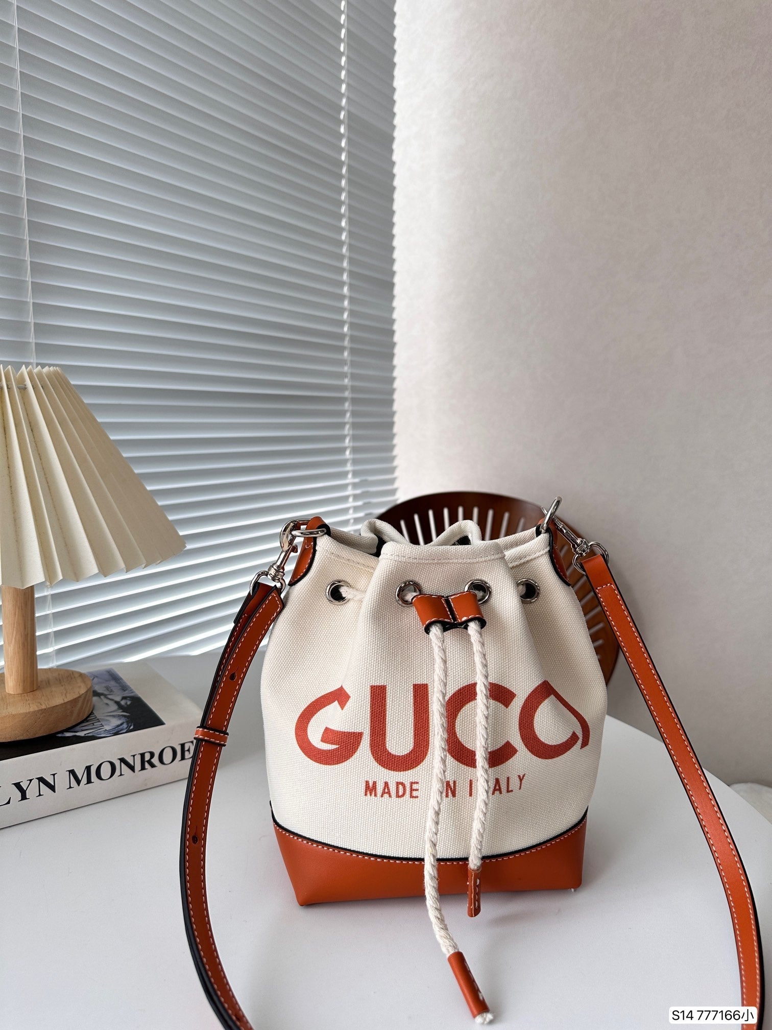 C 24 new bucket bag