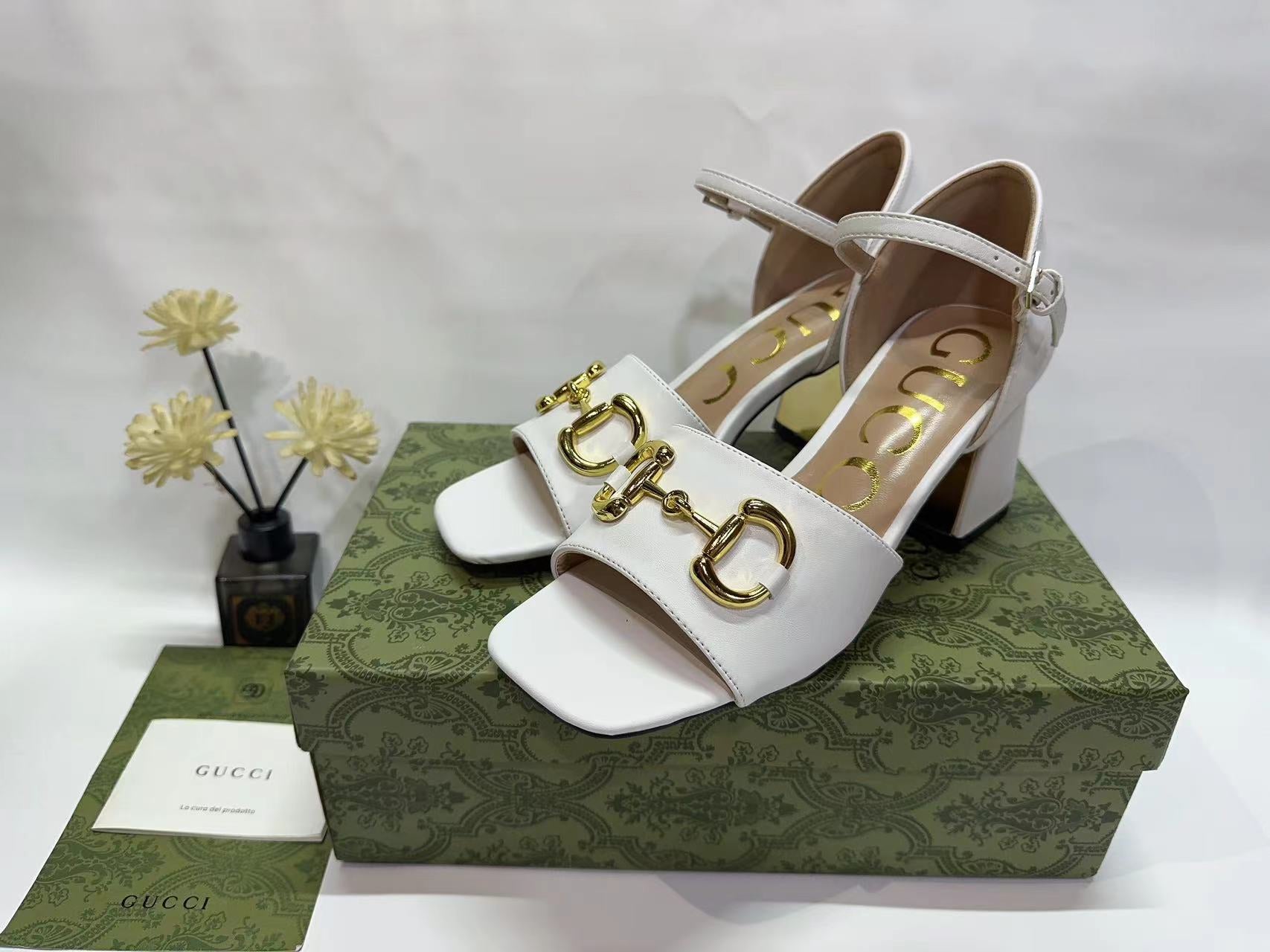 New CU summer hollow sandals