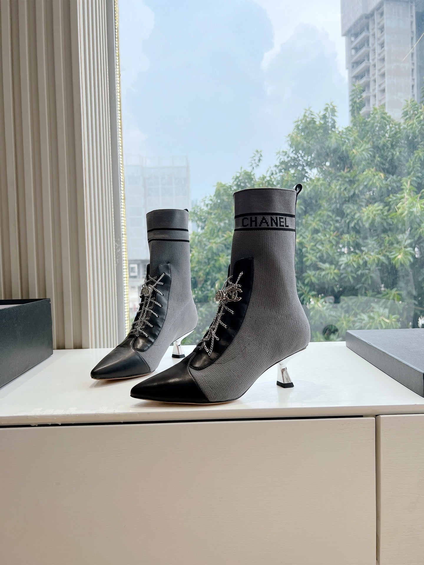 Chan*** 2025 new high quality VIP1:1 autumn and winter British style Chanel elastic knitted short boots